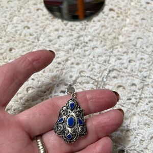 Elegant Silver and Blue Pendant Necklace